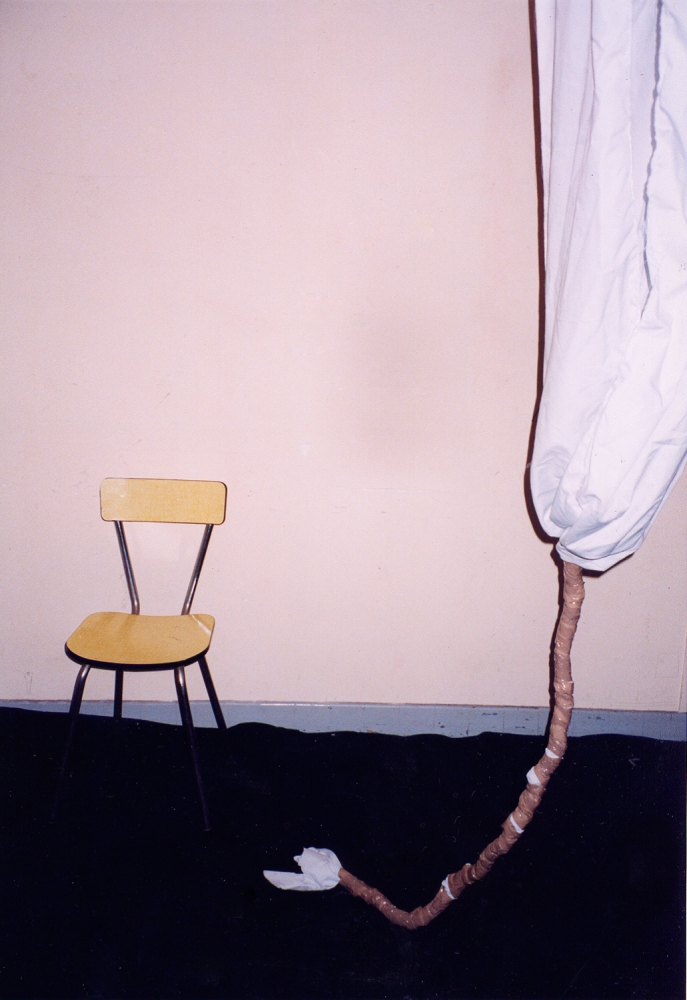 Chaise et sculpture - 1997